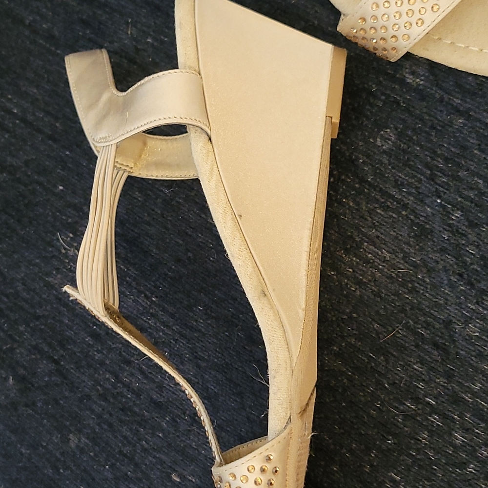 Shoes - Picture 3 of 4